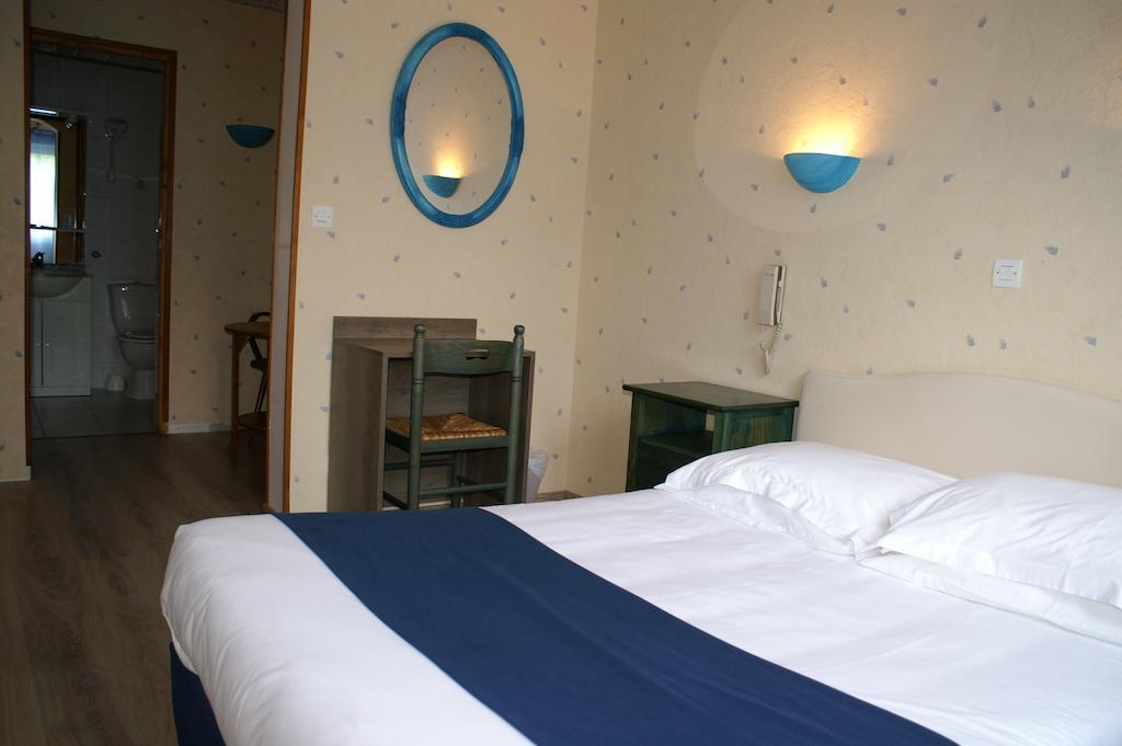 Hotel Celeste Bagnères-de-Luchon Szoba fotó