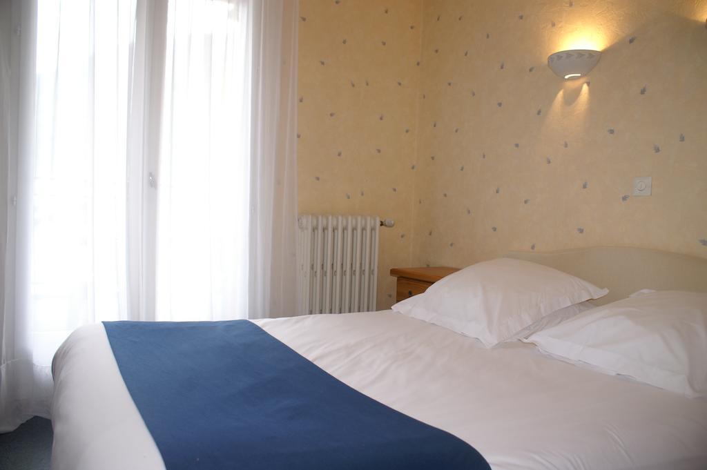 Hotel Celeste Bagnères-de-Luchon Szoba fotó