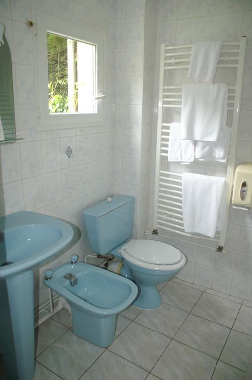 Hotel Celeste Bagnères-de-Luchon Szoba fotó
