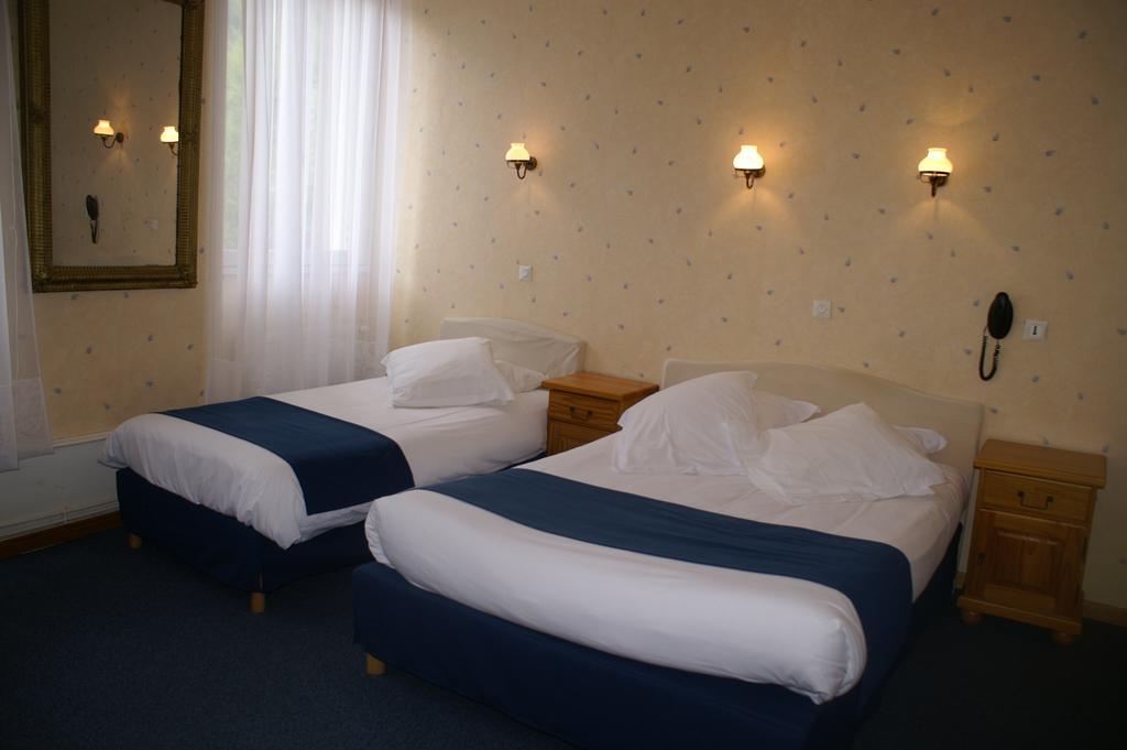 Hotel Celeste Bagnères-de-Luchon Szoba fotó